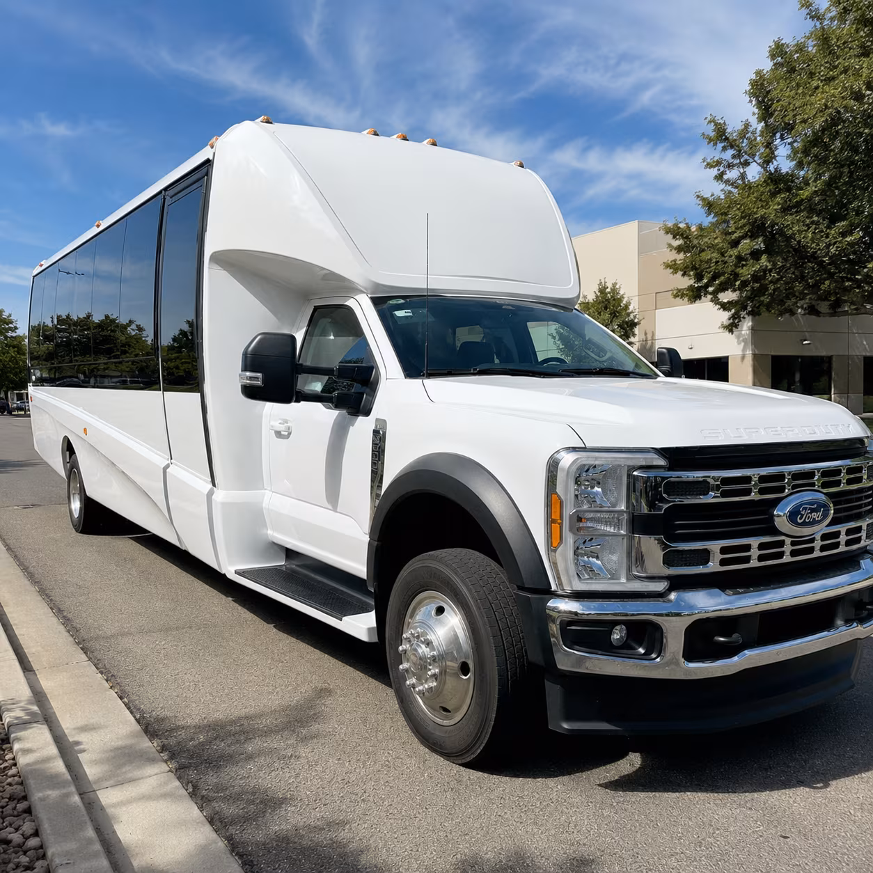 bus rentals for corporate airport transfers from antioch